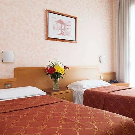 Ih Argonne Park Apartahotel 3*