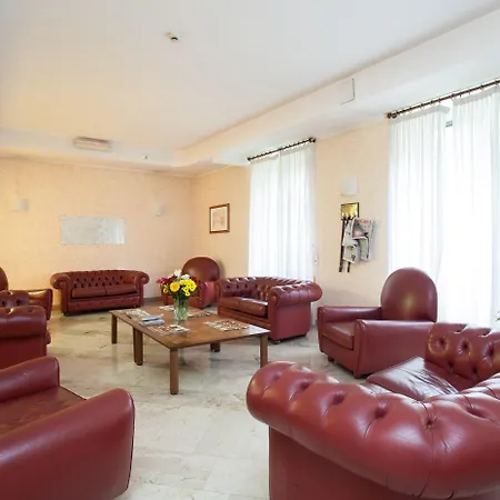 Ih Argonne Park Apartahotel 3*