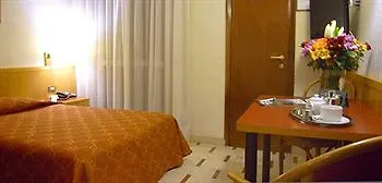Ih Argonne Park Apartahotel 3*