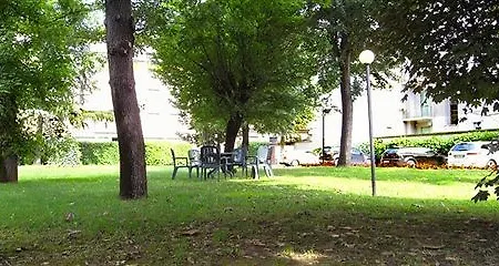Апарт-отель Ih Argonne Park