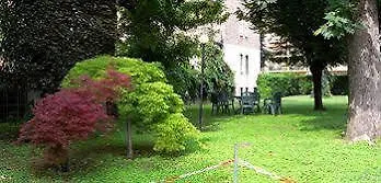 Ih Argonne Park Апарт-отель 3*