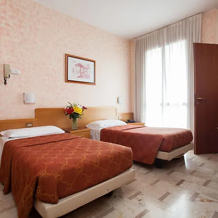 Ih Argonne Park 3* Milan